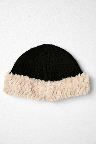 mica قبعة محبوكة بجزء أمامي من الفرو