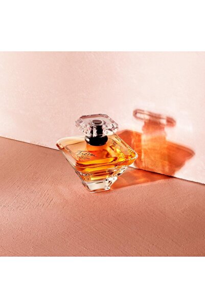 Lancome Lancôme Trésor Eau de Parfum – Elegant & Romantic Women’s Fragrance with Rose, Lilac, Peach &