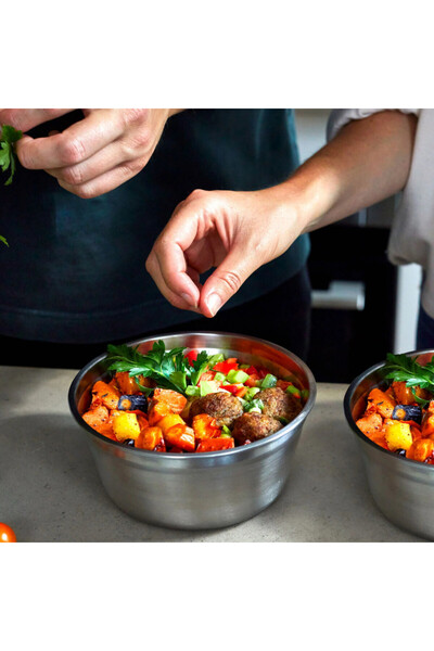 Black Blum Black+Blum Meal Prep FBSS-BL-L017 Food Container, 950ml, Round, Oven Safe, No BPA, Steel, Grey/Red