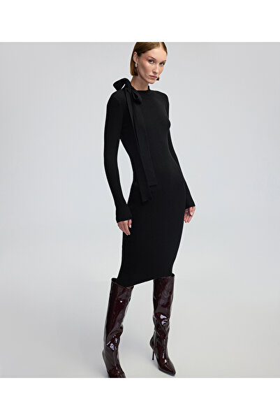 İpekyol Boyundan bağlamalı triko elbise
