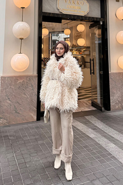 LOCCO Women's Belt Detail Short Fur Coat Cream