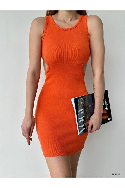 Modafeminen Esnek Kaşkorse Kumaş Dekolte Detaylı Askılı Mini Elbise 582042 TU...
