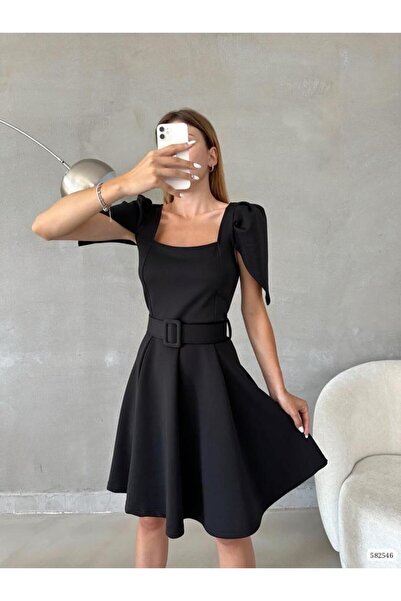 Modafeminen Rochie de seară din țesătură elastică cu guler pătrat, cu detaliu...