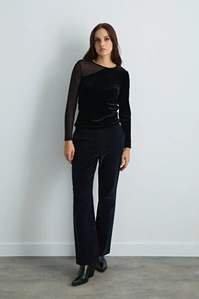 Gusto Asimetrik Tül Yakalı Kadife Bluz - Siyah