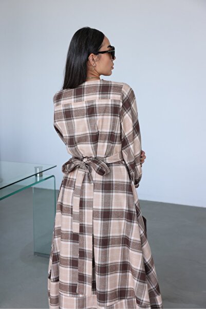 Özge Özgenç Hakim Yaka Balon Kol Ekoseli Uzun Elbise