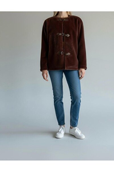 RU GİYİM سترة نسائية من الجلد مع تفاصيل مشبك وتفاصيل من القطيفة باللون البني