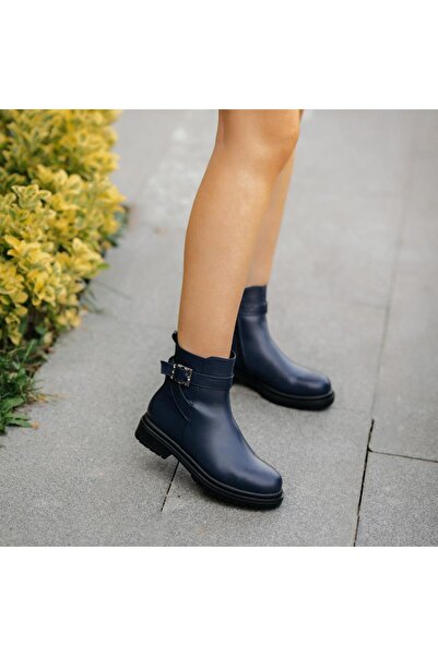 Platin حذاء نسائي من الجلد باللون الأزرق الداكن مزود بإبزيم