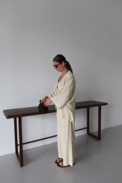 Laluvia Yellow Belt Detailed Suit