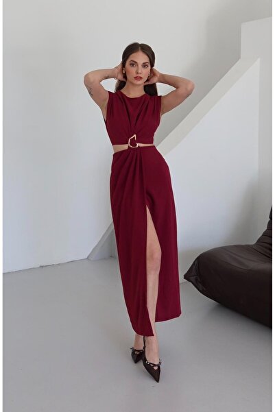 Laluvia Vínové šaty s přední přezkou a nízkým střihem