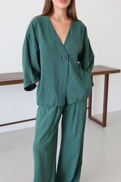 Laluvia Emerald Single Button Detailed Modal Suit