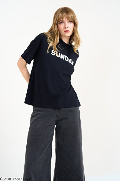 Laluvia Czarna koszulka basic z napisem Sunday