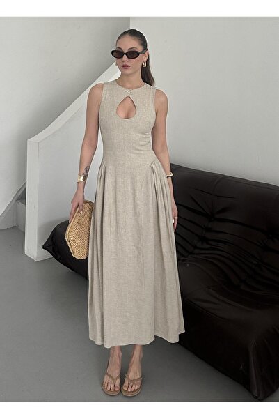 Laluvia Természetes nyakkivágású, mélyen dekoltált ruha derékrészről felfelé irányuló részletekkel