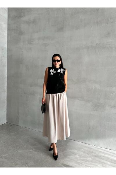 Laluvia Pletený svetr Black Daisy Appique