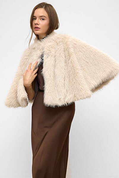Olcay Short Faux Fur Poncho Beige 1013