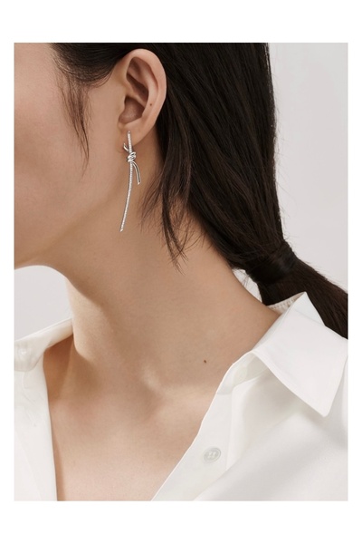 Muse Sister Tiff Taşlı Knot Çapraz Küpe