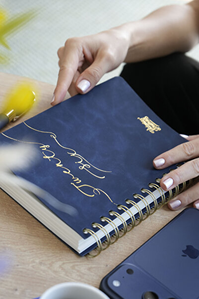 Victoria's Journals Motion 2026 Daily Agenda A5 (14X21Cm) Flexible Cover Ivory 80Gr.