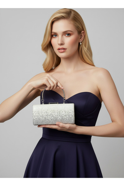 MidStore حقيبة سهرة فضية اللون بتصميم خاص مع مقبض معدني وحجر كريستال ولون لؤل...