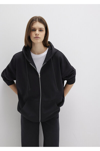 Mavi Kapüşonlu Fermuarlı Siyah Sweatshirt 1610221-900