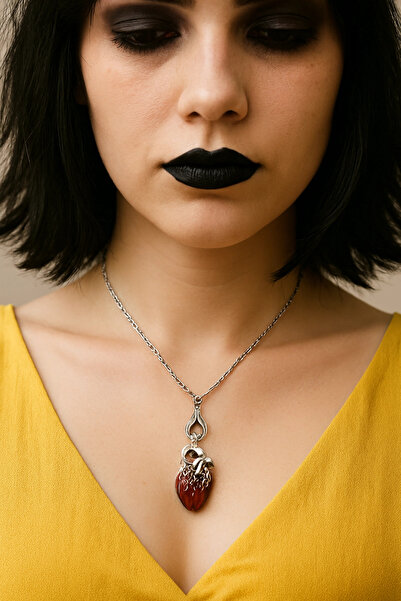 shellwetr RubiCore Dramatik Gotik tarz kırmızı kalpli 925 ayar gümüş zincir u...
