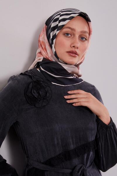 Levidor Μαύρο ριγέ βαμβακερό κασκόλ με σχέδιο λουλουδιών