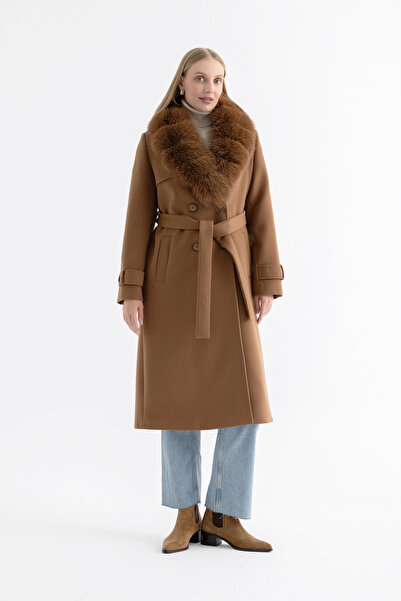 Mia Kara Ön Pelerin Detaylı Boğumlu Kürklü Kruvaze Kol Apoletli Uzun Kadın Ka...