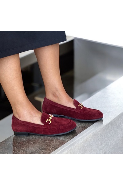NE&VE SHOES Bordo Süet Hakiki Deri Gold Zincir Aksesuarlı Kadın Loafer Ayakkabı