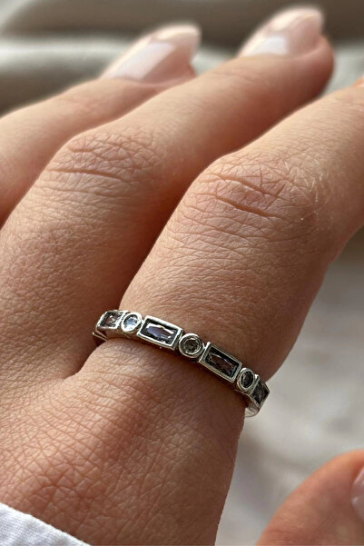 Leo'Stone خاتم نسائي قابل للتعديل بتصميم متسلسل من الأحجار المستديرة والمستطيلة