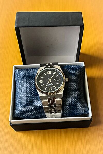 Eyiser Store Premium Steel Men's Wristwatch – Black Honeycomb Pattern Dial, Calendar, Gift with Special Box