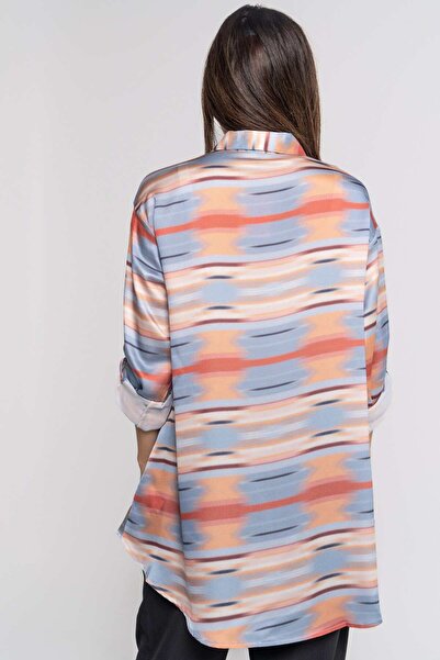 Nichii Women's Long Sleeve Button-Up Shirt with Printed Design