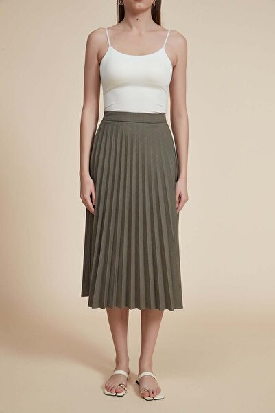 Yola تنورة ميدي مطوية سادة