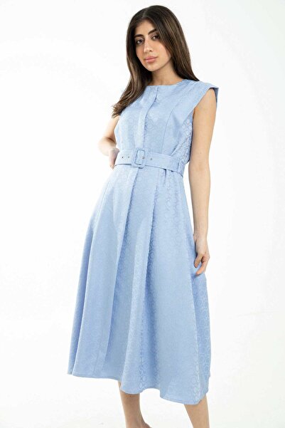 mica فستان ميدي مطبوع بدون أكمام مع حزام خصر