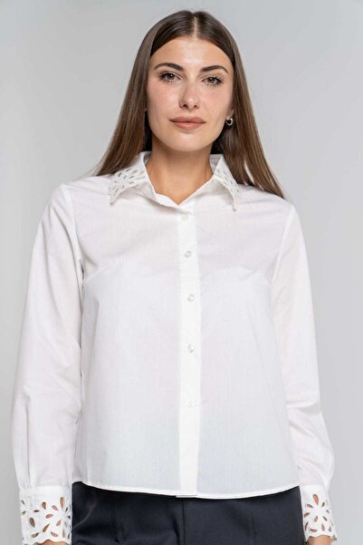 mica Solid Button-Up Shirt with Lace Collar and Long Sleeves