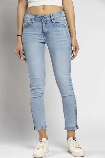 Nichii Skinny High-Waist Jeans