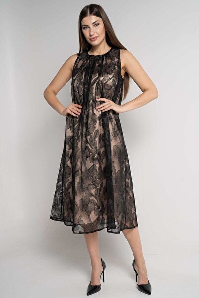 mica فستان شيفون مطرز بدون أكمام