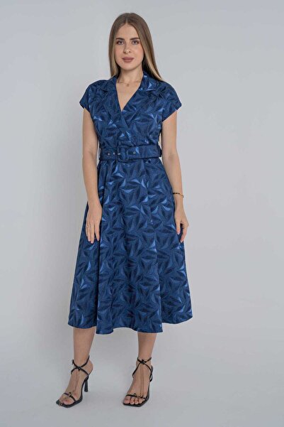 mica فستان ميدي مطبوع بأكمام قصيرة