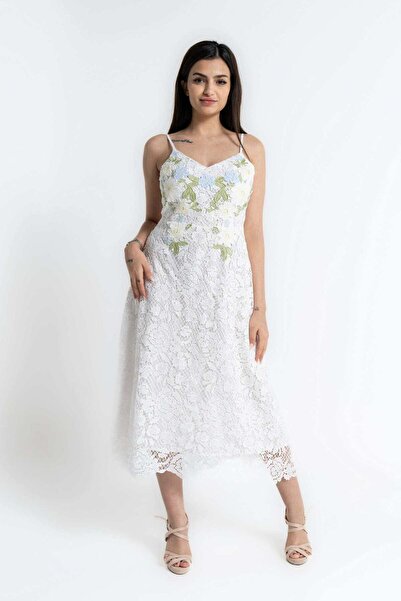 mica فستان ميدي مطرز بأشرطة رفيعة