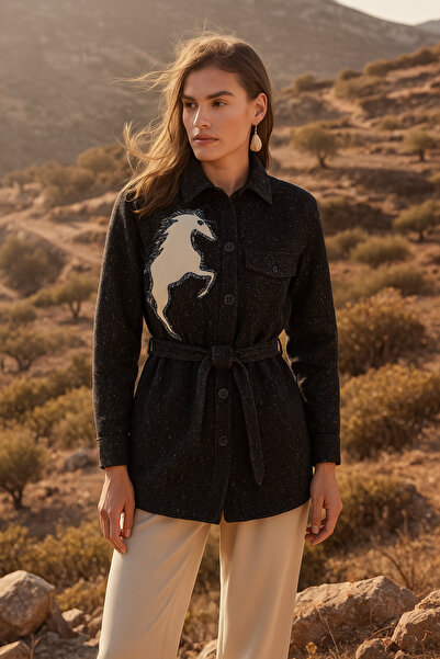 GZ Design Gri Deri At Figürlü Boncuk Işlemeli Beli Kemerli Siyah Yünlü Kaşe C...