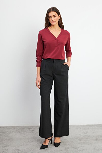 VENA Women's T-Shirt with Piping Detail - Burgundy
