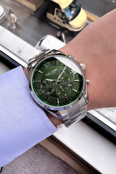 Tom Jones ساعة يد رجالية 3 ATM مقاومة للماء لون فضي سوار ستيل + سوار هدية