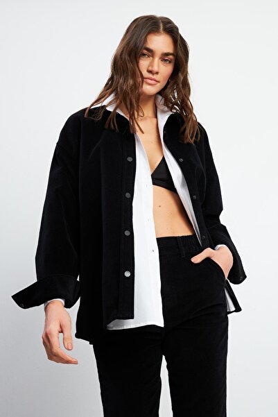 VENA Риза от фин кадиф с релефна текстура - черна