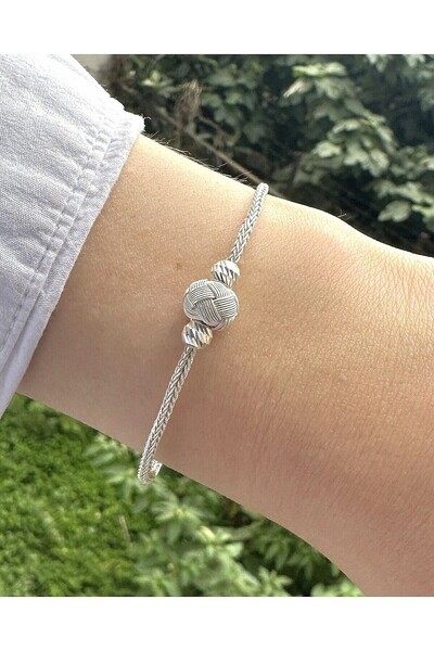KAZZAZE Gümüş Kazaziye Dorika ve Örme Top Detaylı Özel Tasarım Bileklik BIL085