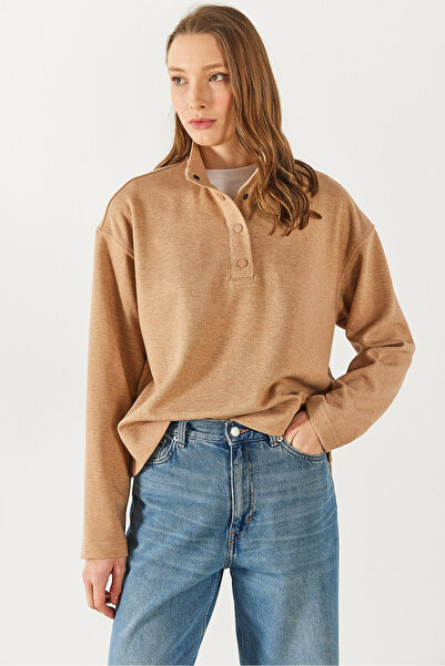 VENA Суитшърт Molly с яка с копче - TABA