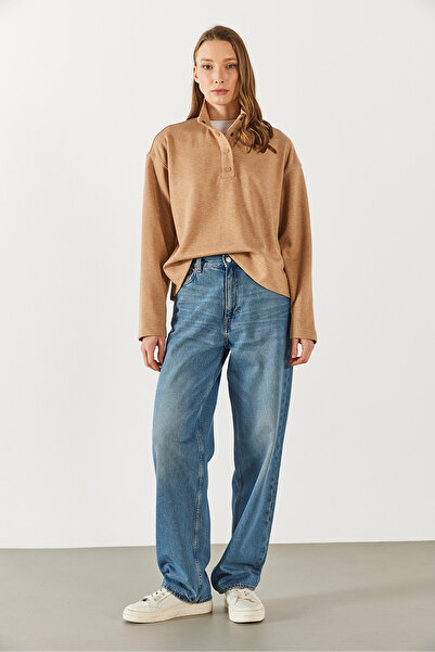 VENA Суитшърт Molly с яка с копче - TABA