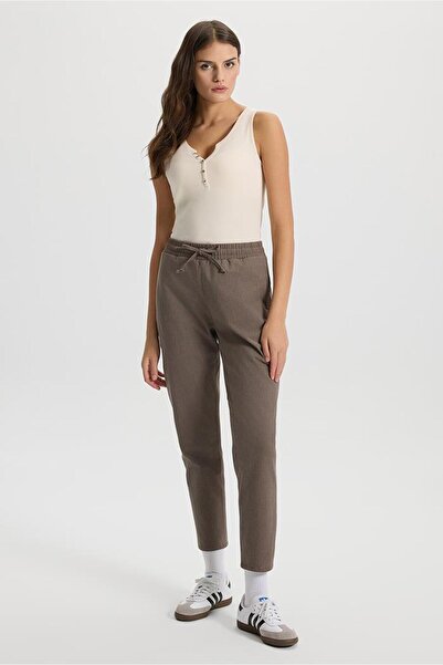 VENA Matilda Button Detailed Fitted Tank Top-Beige