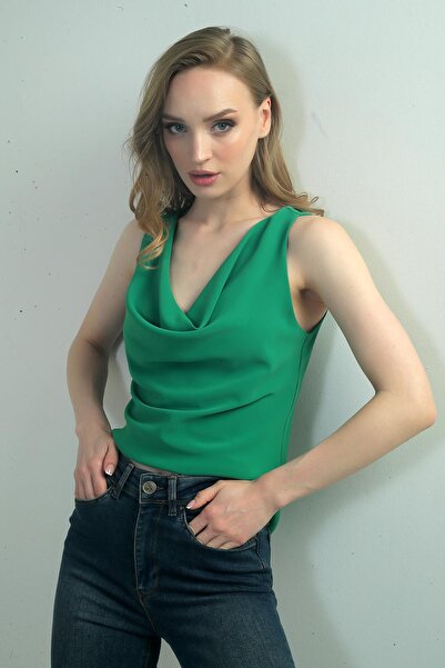 By Saygı Women's Peplum Collar Sleeveless Crepe Satin Blouse