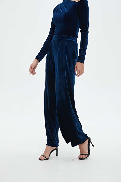 Nichii Women's Wide Plain Velvet Trousers