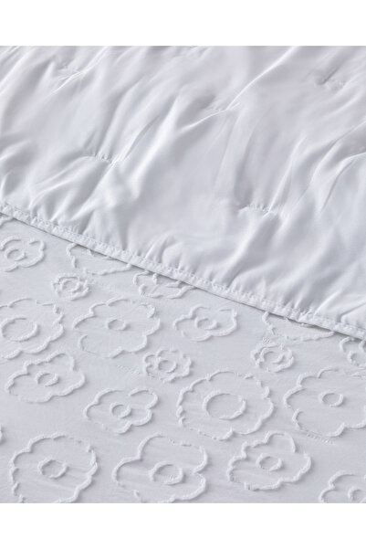 English Home Dainty Bloom Kesmeli Çift Kişilik Yatak Örtüsü Takımı 200x220 cm Beyaz