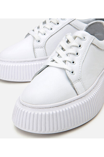 Hotiç Women's Leather White Thick Soled Sports Shoes