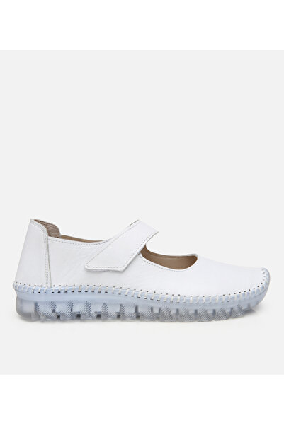 Hotiç Women's Leather White Flexible Sole Comfort Shoes