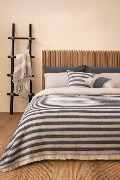 Barine Thorne Yatak Örtüsü